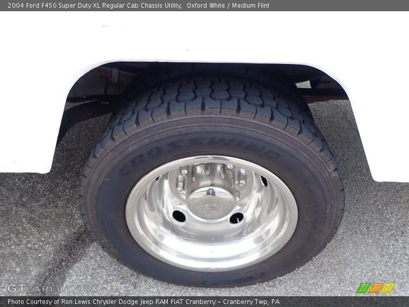 Oxford White / Medium Flint 2004 Ford F450 Super Duty XL Regular Cab Chassis Utility