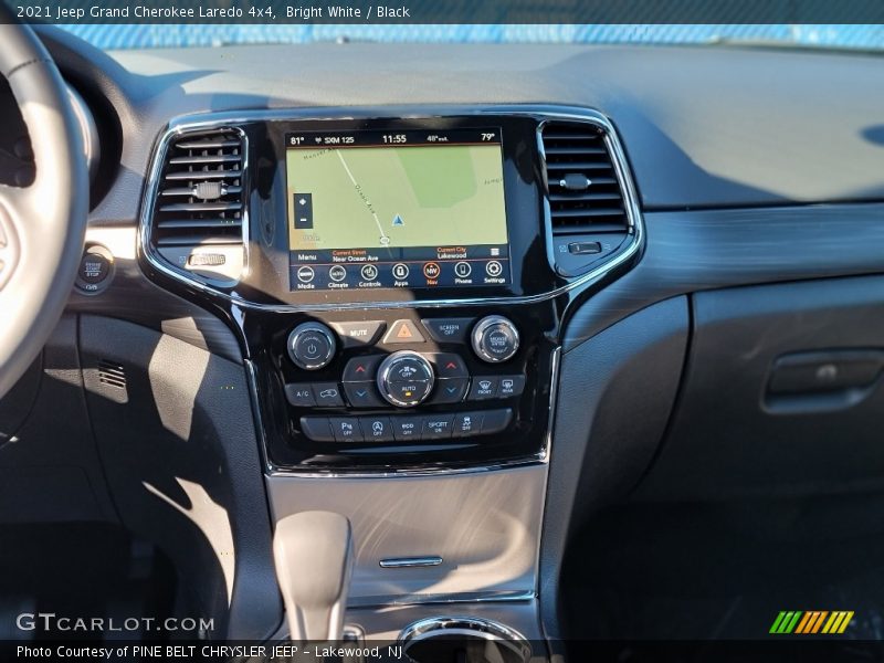 Bright White / Black 2021 Jeep Grand Cherokee Laredo 4x4