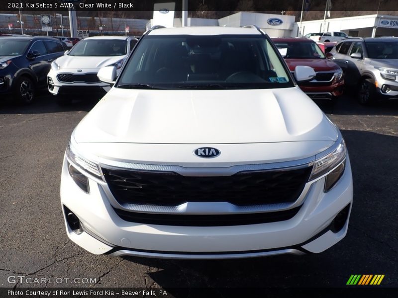 Clear White / Black 2021 Kia Seltos S AWD