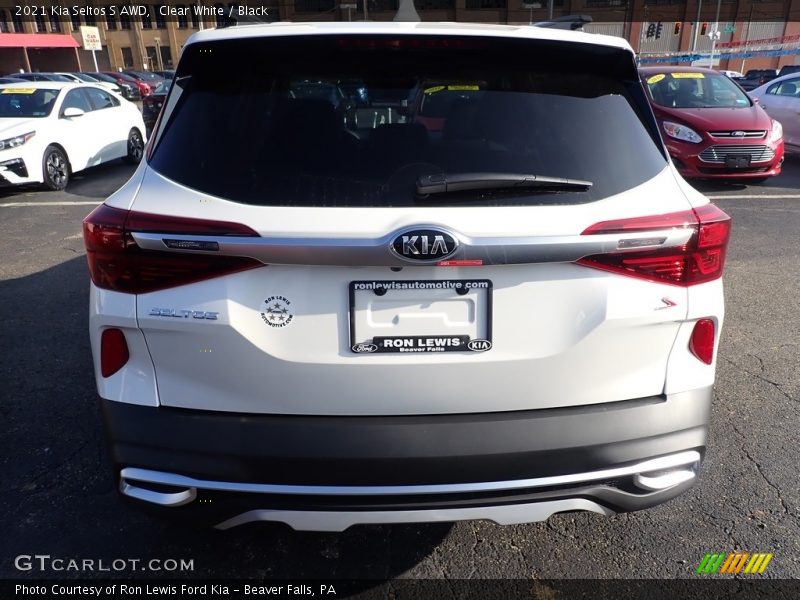 Clear White / Black 2021 Kia Seltos S AWD