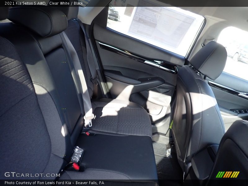 Clear White / Black 2021 Kia Seltos S AWD