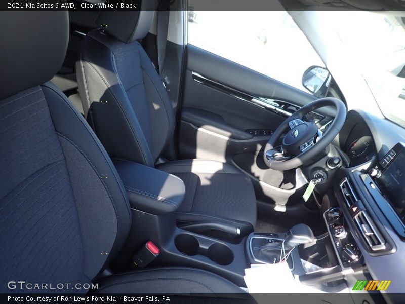 Clear White / Black 2021 Kia Seltos S AWD