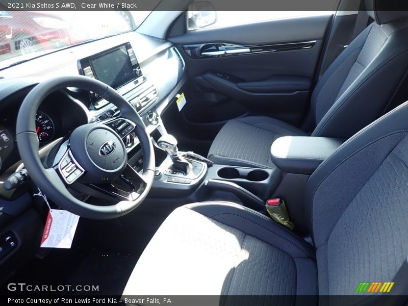 Clear White / Black 2021 Kia Seltos S AWD