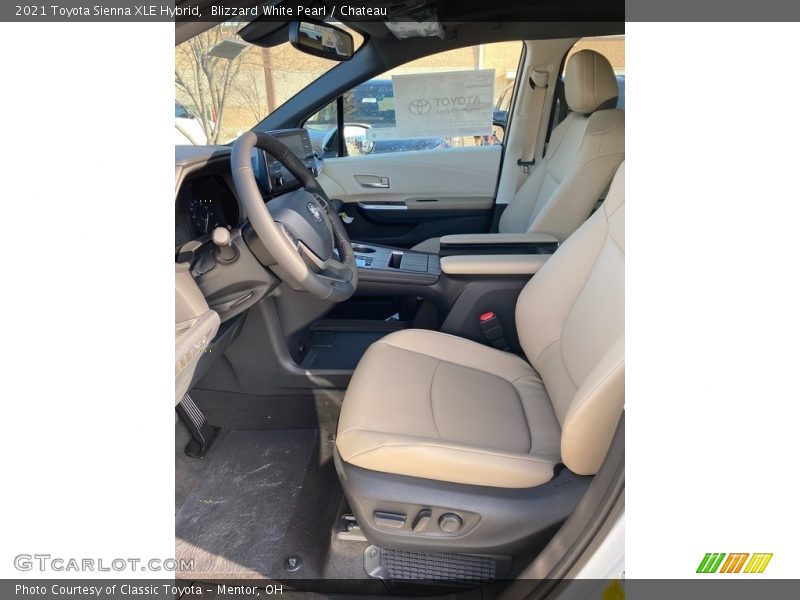 Blizzard White Pearl / Chateau 2021 Toyota Sienna XLE Hybrid