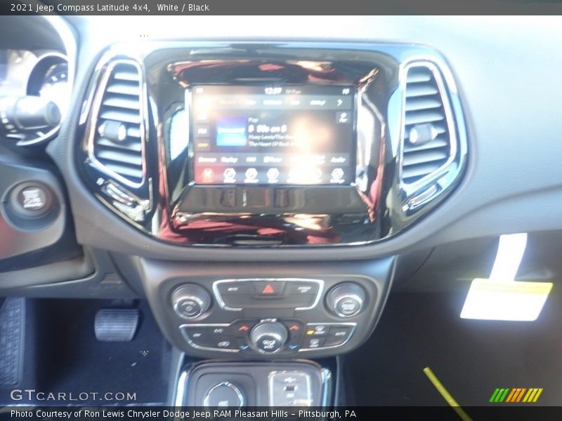 White / Black 2021 Jeep Compass Latitude 4x4