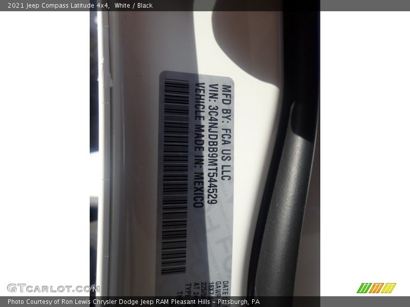White / Black 2021 Jeep Compass Latitude 4x4