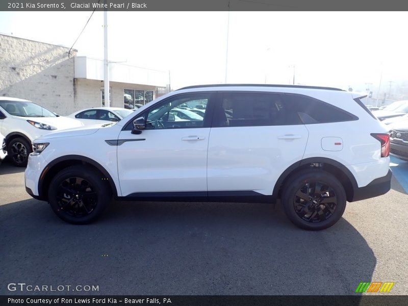Glacial White Pearl / Black 2021 Kia Sorento S