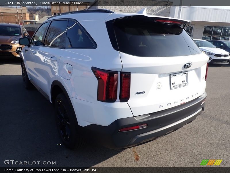 Glacial White Pearl / Black 2021 Kia Sorento S