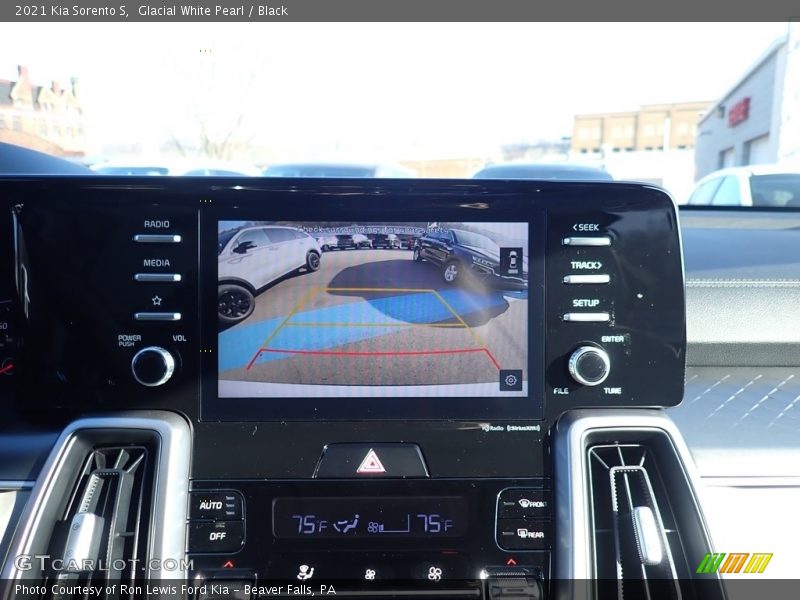 Glacial White Pearl / Black 2021 Kia Sorento S