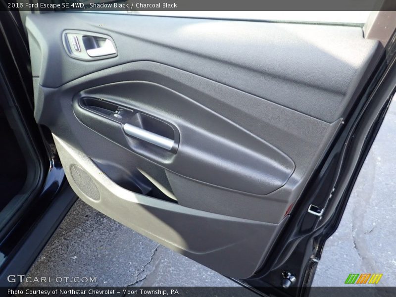 Shadow Black / Charcoal Black 2016 Ford Escape SE 4WD
