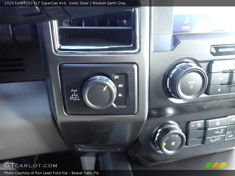 Iconic Silver / Medium Earth Gray 2020 Ford F150 XLT SuperCab 4x4