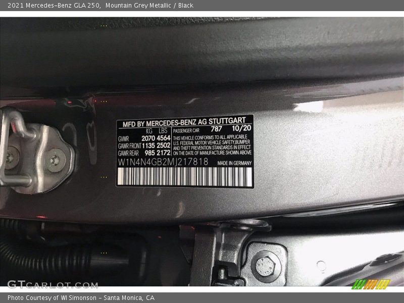 Mountain Grey Metallic / Black 2021 Mercedes-Benz GLA 250