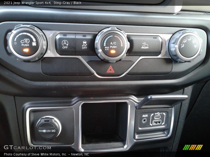 Controls of 2021 Wrangler Sport 4x4