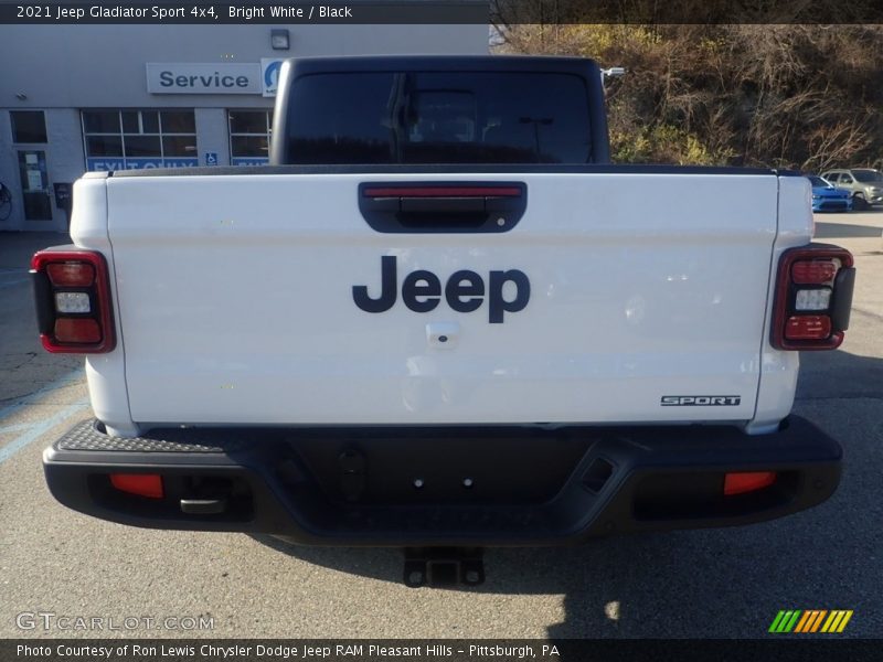 Bright White / Black 2021 Jeep Gladiator Sport 4x4