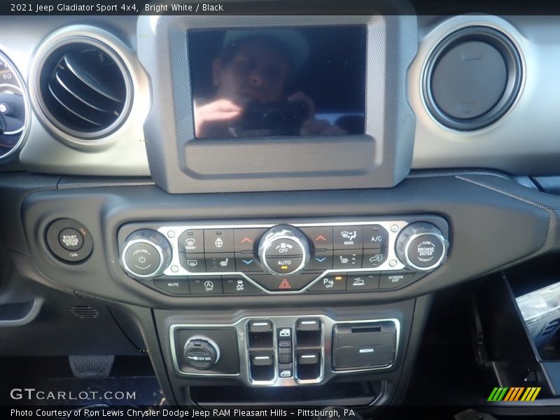 Bright White / Black 2021 Jeep Gladiator Sport 4x4