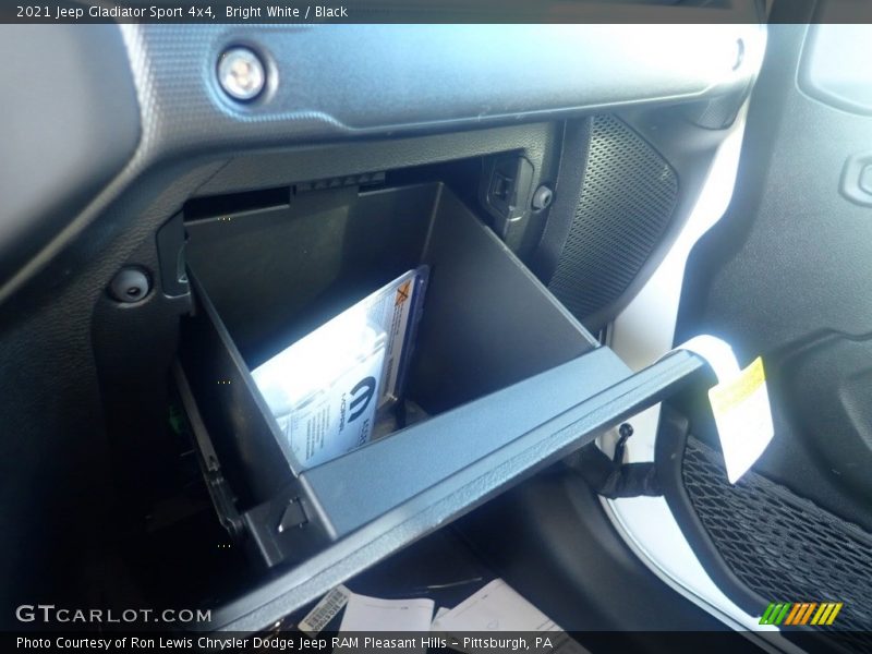 Bright White / Black 2021 Jeep Gladiator Sport 4x4
