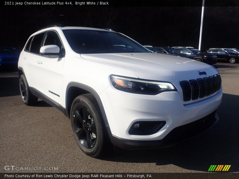 Bright White / Black 2021 Jeep Cherokee Latitude Plus 4x4