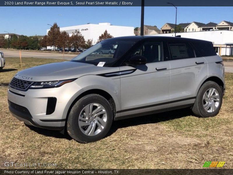 Front 3/4 View of 2020 Range Rover Evoque S