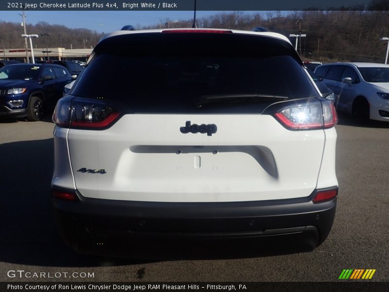 Bright White / Black 2021 Jeep Cherokee Latitude Plus 4x4