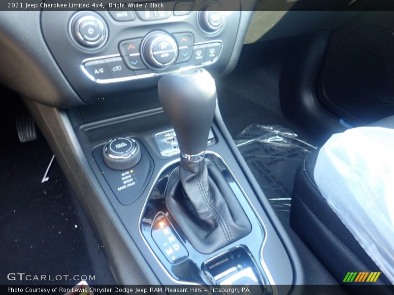 Bright White / Black 2021 Jeep Cherokee Limited 4x4