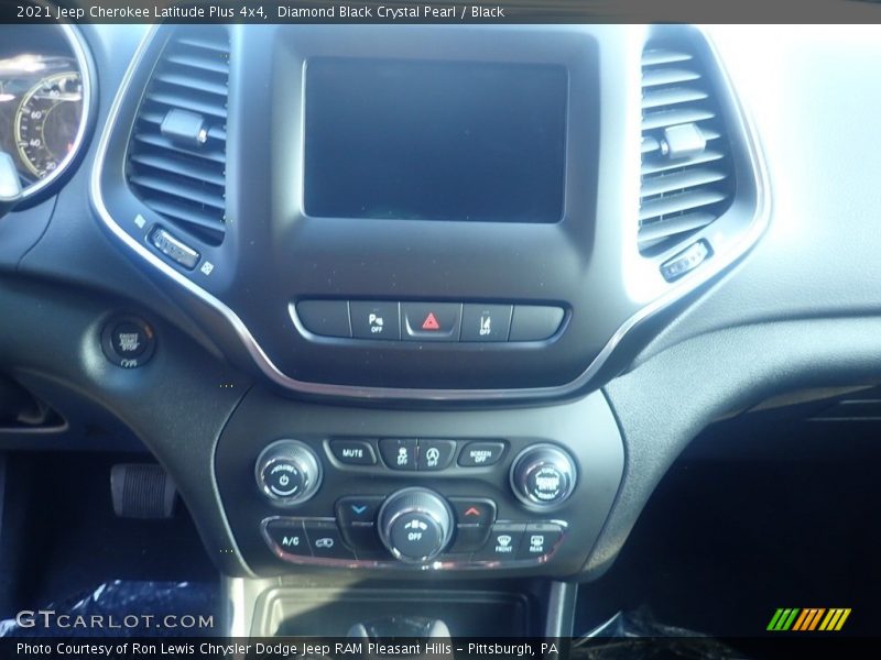 Diamond Black Crystal Pearl / Black 2021 Jeep Cherokee Latitude Plus 4x4