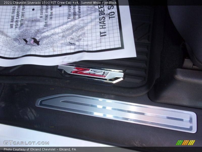 Summit White / Jet Black 2021 Chevrolet Silverado 1500 RST Crew Cab 4x4