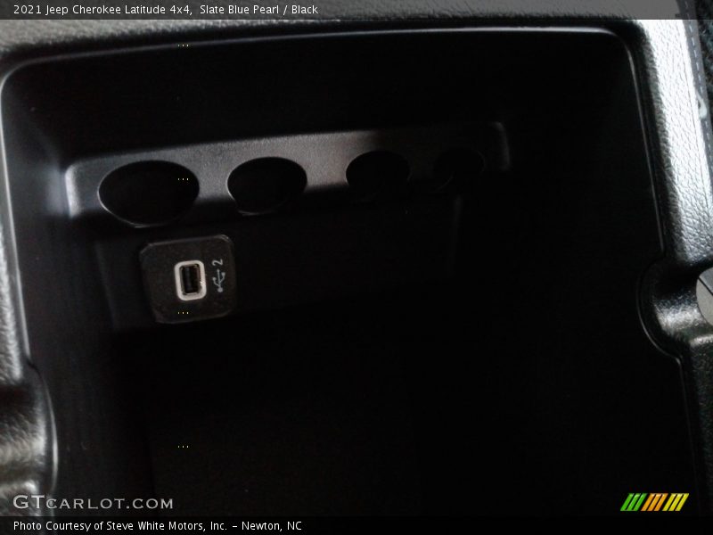 Slate Blue Pearl / Black 2021 Jeep Cherokee Latitude 4x4