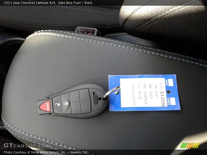 Slate Blue Pearl / Black 2021 Jeep Cherokee Latitude 4x4
