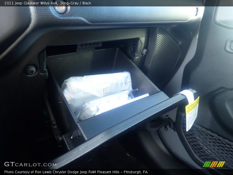 Sting-Gray / Black 2021 Jeep Gladiator Willys 4x4