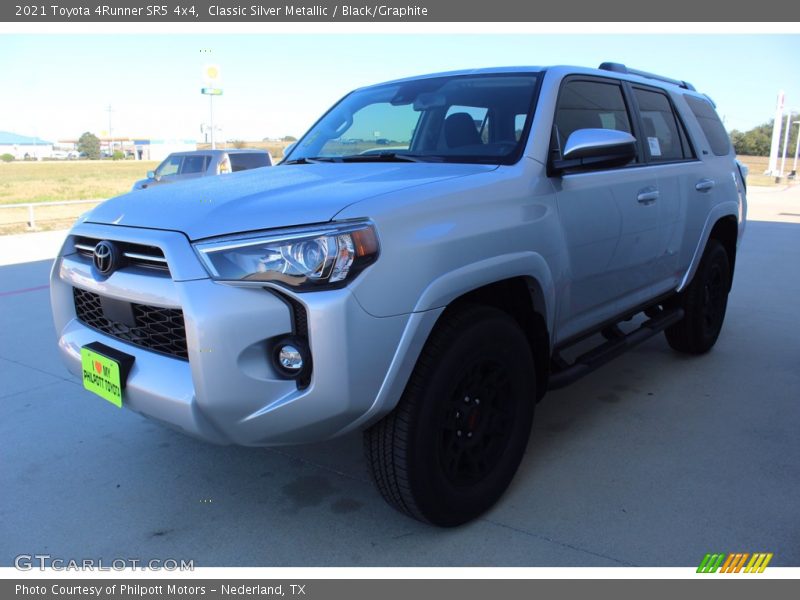 Classic Silver Metallic / Black/Graphite 2021 Toyota 4Runner SR5 4x4