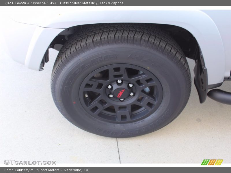 Classic Silver Metallic / Black/Graphite 2021 Toyota 4Runner SR5 4x4