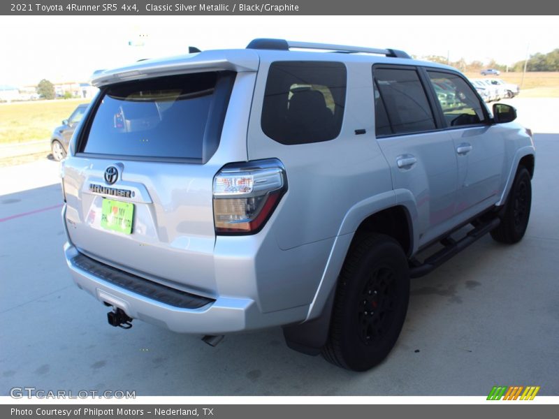 Classic Silver Metallic / Black/Graphite 2021 Toyota 4Runner SR5 4x4