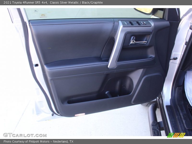 Classic Silver Metallic / Black/Graphite 2021 Toyota 4Runner SR5 4x4