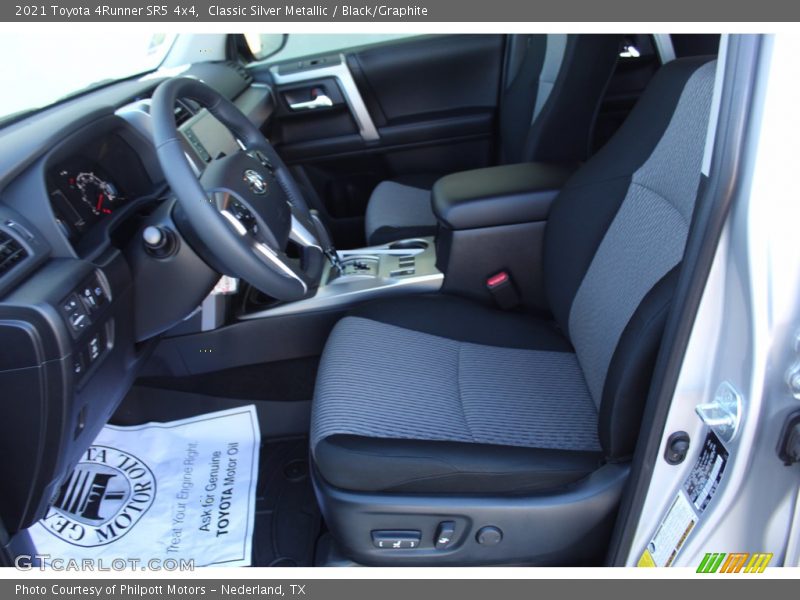 Classic Silver Metallic / Black/Graphite 2021 Toyota 4Runner SR5 4x4