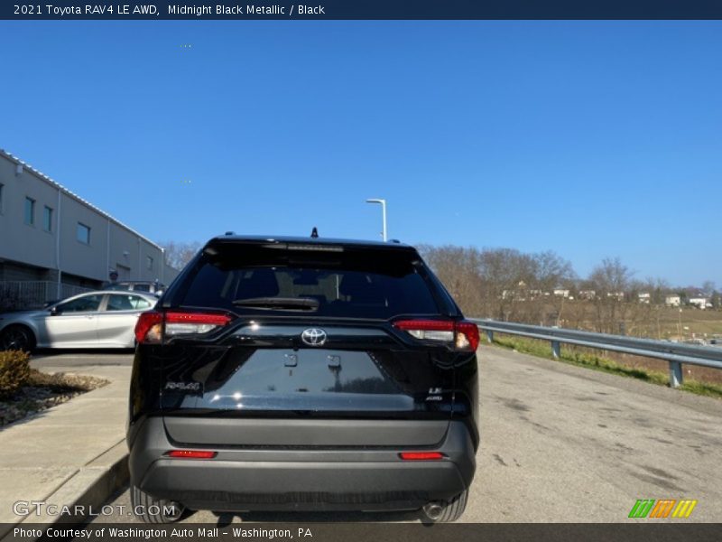 Midnight Black Metallic / Black 2021 Toyota RAV4 LE AWD