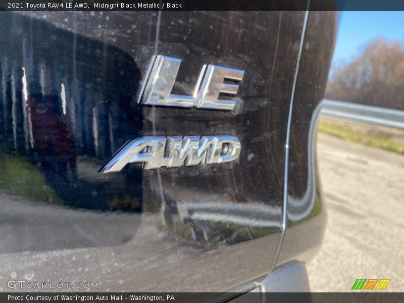 Midnight Black Metallic / Black 2021 Toyota RAV4 LE AWD