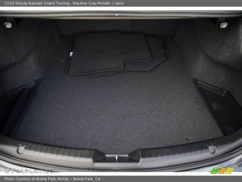 Machine Gray Metallic / Sand 2018 Mazda Mazda6 Grand Touring