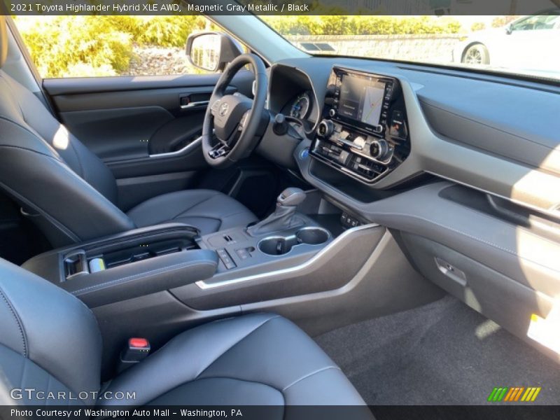 Magnetic Gray Metallic / Black 2021 Toyota Highlander Hybrid XLE AWD