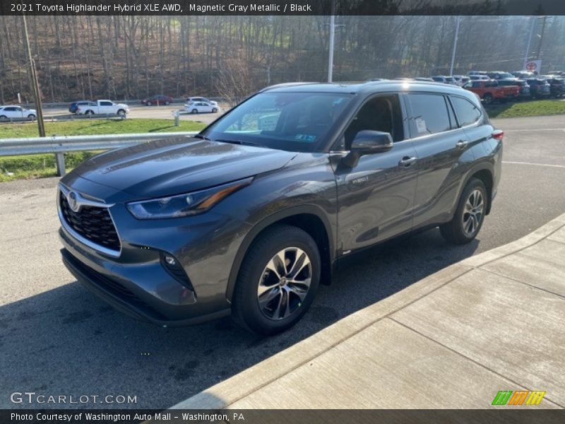 Magnetic Gray Metallic / Black 2021 Toyota Highlander Hybrid XLE AWD