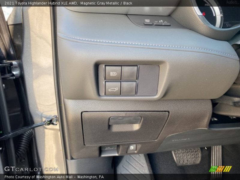 Magnetic Gray Metallic / Black 2021 Toyota Highlander Hybrid XLE AWD