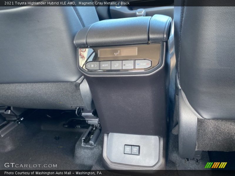 Magnetic Gray Metallic / Black 2021 Toyota Highlander Hybrid XLE AWD