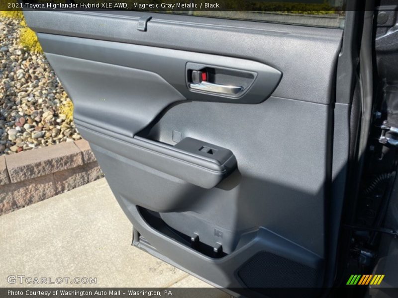 Magnetic Gray Metallic / Black 2021 Toyota Highlander Hybrid XLE AWD