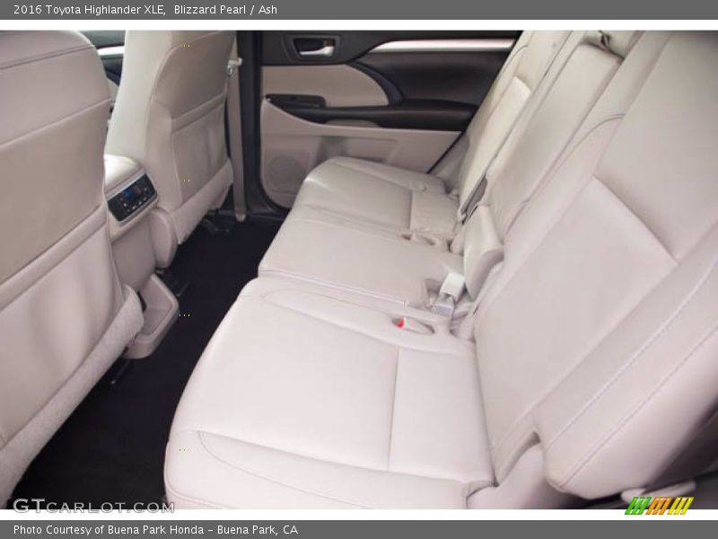 Blizzard Pearl / Ash 2016 Toyota Highlander XLE