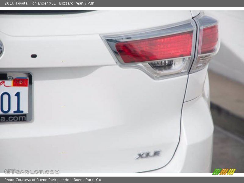 Blizzard Pearl / Ash 2016 Toyota Highlander XLE