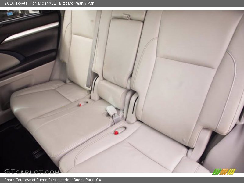 Blizzard Pearl / Ash 2016 Toyota Highlander XLE