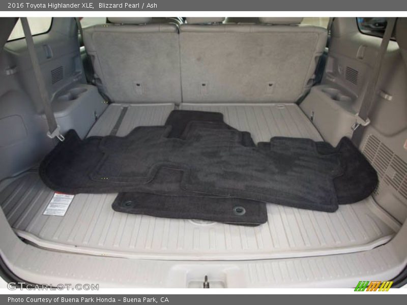 Blizzard Pearl / Ash 2016 Toyota Highlander XLE