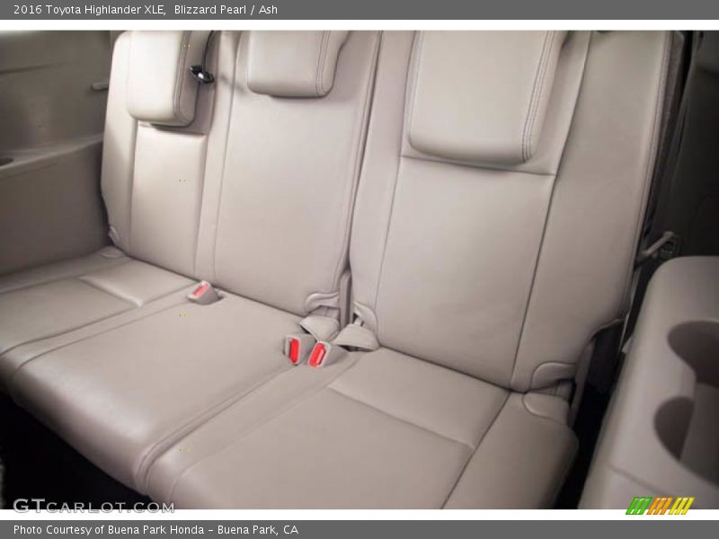 Blizzard Pearl / Ash 2016 Toyota Highlander XLE