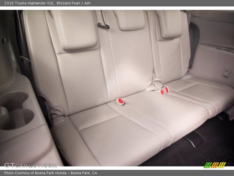 Blizzard Pearl / Ash 2016 Toyota Highlander XLE