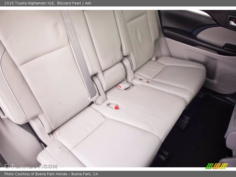 Blizzard Pearl / Ash 2016 Toyota Highlander XLE