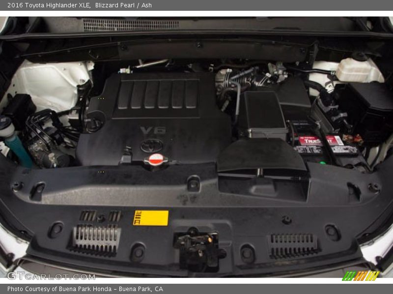Blizzard Pearl / Ash 2016 Toyota Highlander XLE